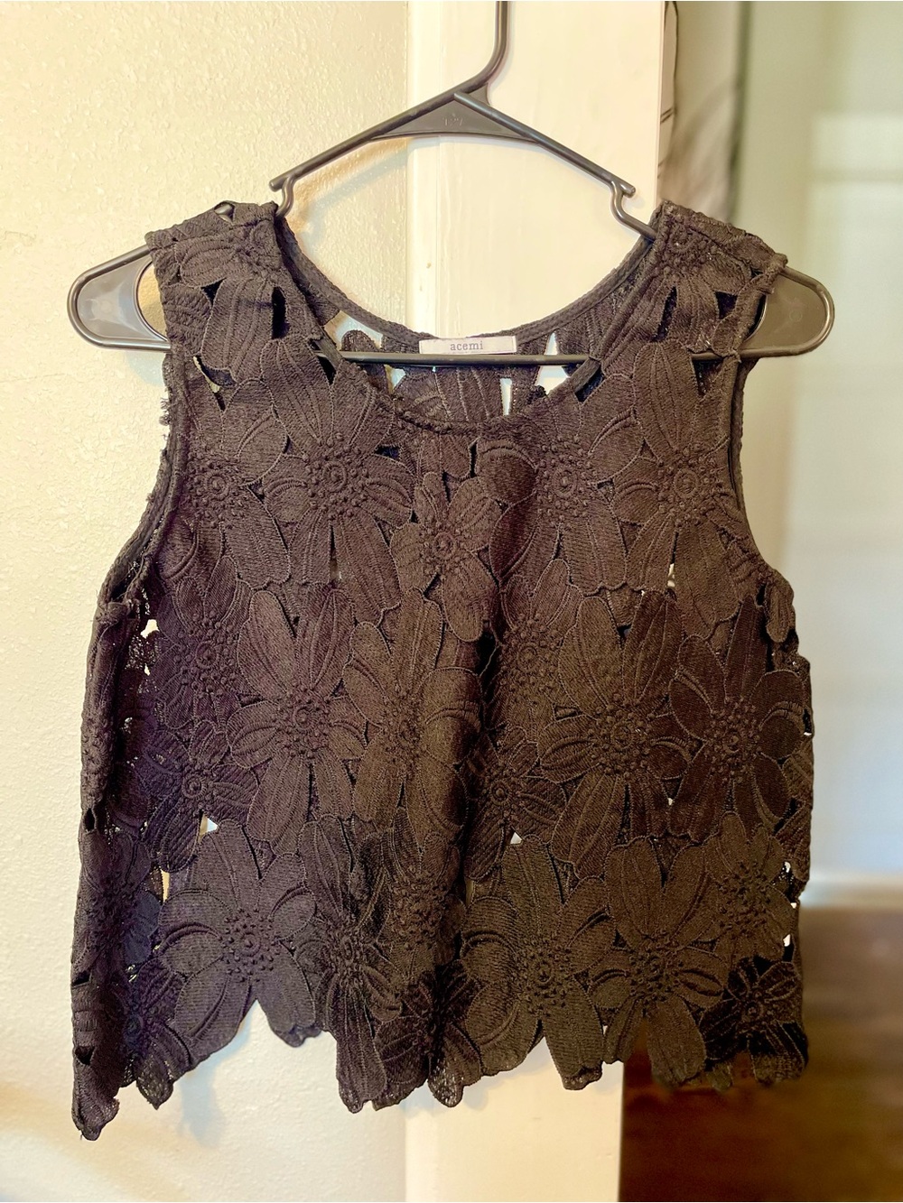 Acemi Black Floral Crochet Camisole Tank